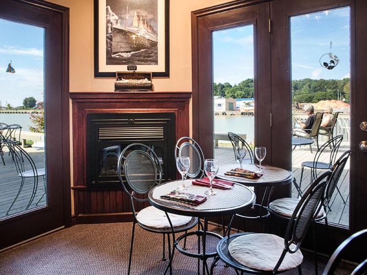 Inn On The Harbour And Telegraph House ポート・スタンリー エクステリア 写真